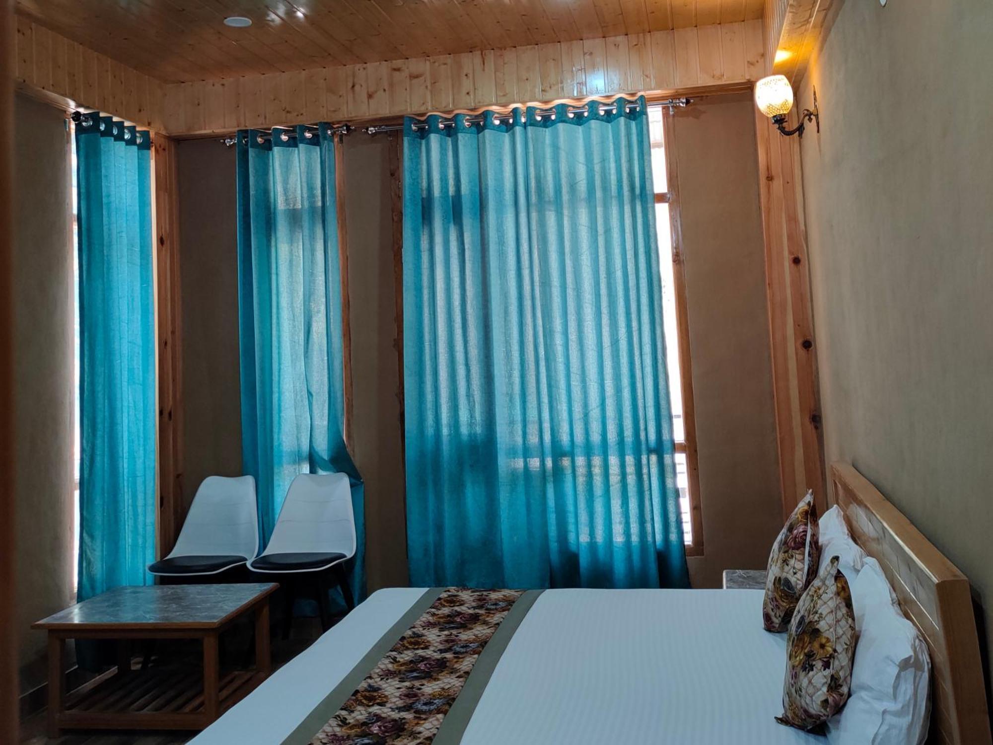 Hotel Cozy Haven Mandi Oda fotoğraf